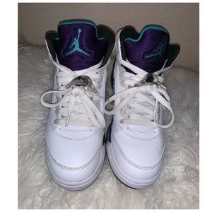 Jordan 5s “Grapes” 🍇 2013 5.5Y